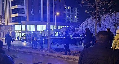 Gaziantep'te feci kaza: Otomobilin çarptığı anne öldü, kızı ağır yaralandı