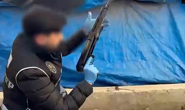 Gaziantep'te kaçak silahları toprağa gömen 2 şüpheli tutuklandı