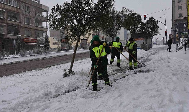 Gaziantep'te karla yoğun mücadele