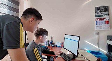 Gediz'in genç yazılımcıları dışa bağımlılığa son veriyor