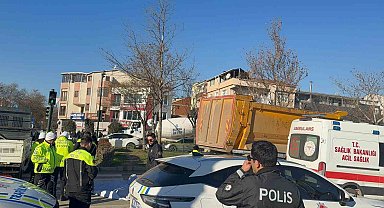Gemlik'te bisiklet sürücüsü kamyonun altında kalarak hayatını kaybetti