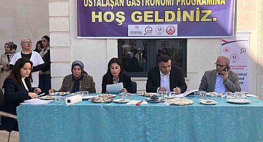 Genç kursiyerler yöresel yemeklerle hünerlerini sergiledi