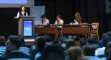 Genç münazırlar, "Bi' diyeceğim var" dedi