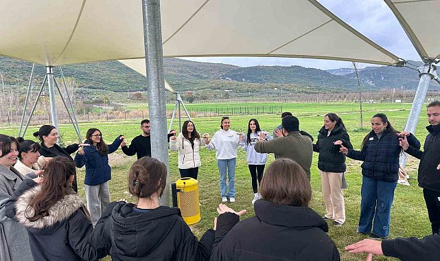 Gençler iklim krizini doğada ele aldı