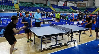 Gençler Masa Tenisi Güneybatı Bölge müsabakaları Kütahya'da başladı
