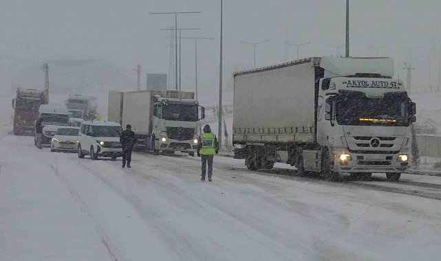 Gercüş'te Ayrancı geçidi ulaşıma açıldı