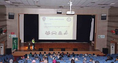 Gerede'de polis ekipleri vatandaşları ve öğrencileri bilgilendirdi