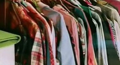 Germencik'te bağışlanan kıyafetler ihtiyaç sahiplerine teslim ediliyor