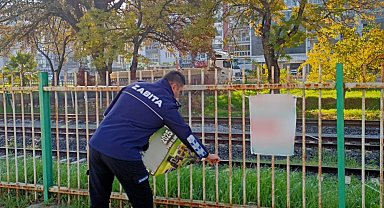 Germencik'te izinsiz afişlere zabıta müdahalesi