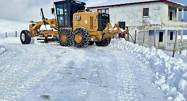Giresun'da kar engeli: 39 köy yolu ulaşıma kapandı