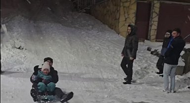 Giresun'da sahilde yağmur, yüksek kesimlerinde kar yağışı etkili oluyor