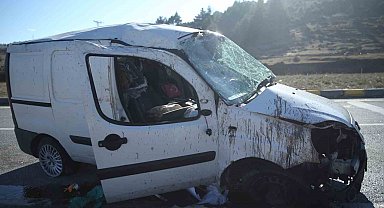 Gizli buzlanma trafik kazalarına sebep oldu: 3 yaralı