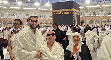 Görme engelli Ramazan amca ve Nuriye teyze umreye kavuştu