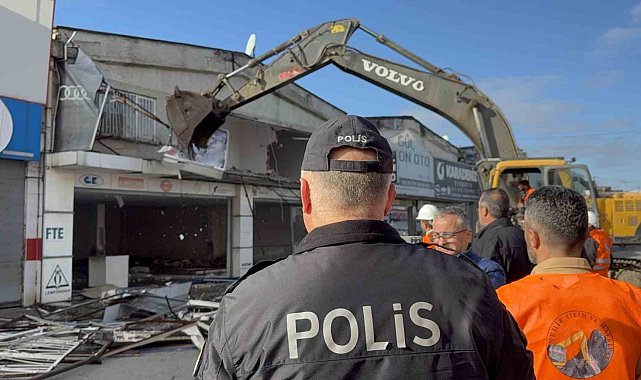Gülsan Sanayi Sitesi'nde ilk yıkım başladı