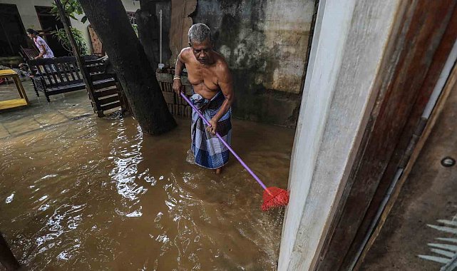 Güney Asya'daki sel ve toprak kaymalarında can kaybı bin 700'ü aştı