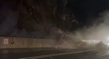 Hakkari-Van yolunda heyelan