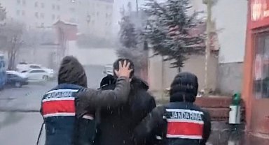 Hakkari'de 2 firari hükümlü yakalandı