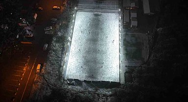 Halı saha aşkı engel tanımadı: Kar altında maç yaptılar