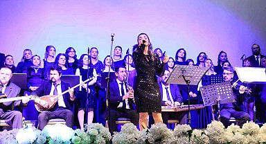 Halk korosu ilk konserini verdi