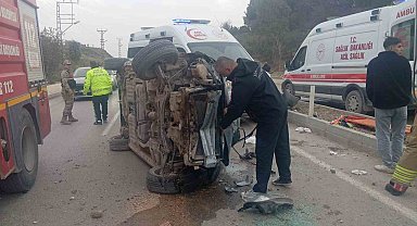 Hatay'da takla atan otomobil yan yattı: 5 yaralı