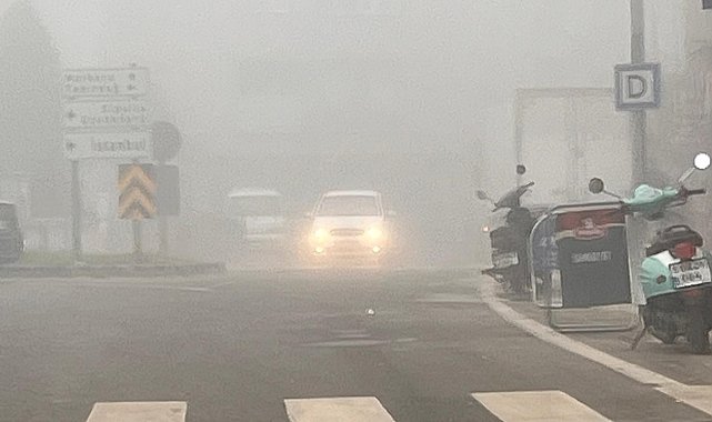 Hayrabolu'da yoğun sis hayatı olumsuz etkiledi