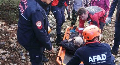 Hayvan otlatırken kayalıklardan düştü