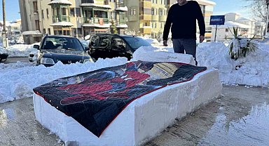 Herkes kardan gelin damat yaparken o yatak yapmayı seçti