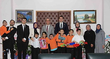 Hisarcık Kaymakamı Atam, özel öğrencileri makamında ağırladı