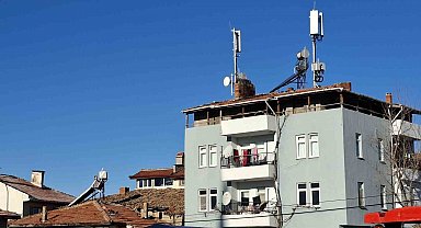 Hisarcık'ta mahalle sakinlerinden baz istasyonuna tepki