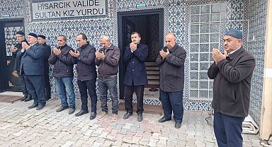 Hisarcık'ta umre kafilesi dualarla uğurlandı