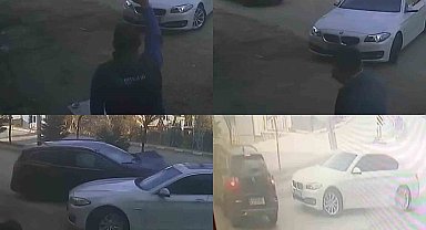 Hızla gelen araç, yola çıkan otomobile çarptı