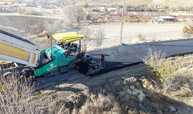 Höbek mahallesine 8 bin 600 tonluk sıcak asfalt