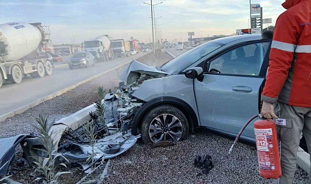 Hurdaya dönen araçtan yaralı kurtuldu