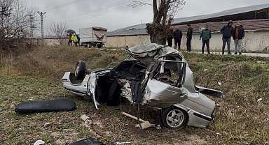 Hurdaya dönen otomobil sürücüsü hastanede hayatını kaybetti