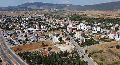 Hüyük'te göçe karşı çilek hamlesi