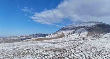Iğdır'ın zirvelerinde kış: Köyler havadan görüntülendi