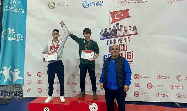 İhlas Koleji Güreş Takımı, İstanbul Şampiyonası'nda çifte başarıya imza attı