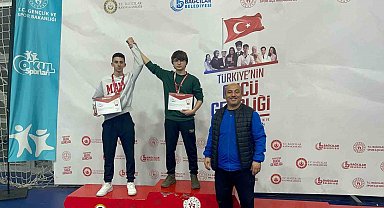 İhlas Koleji Güreş Takımı, İstanbul Şampiyonası'nda çifte başarıya imza attı