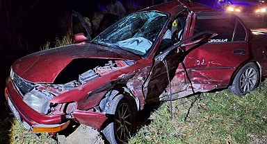 İki otomobil çarpıştı: 1 ölü, 2 yaralı