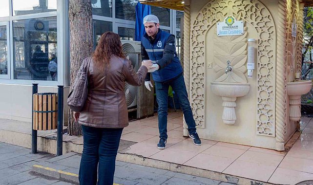 İkram çeşmesinden binlerce vatandaş yararlanıyor