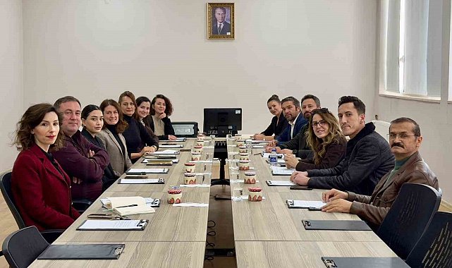 İletişim Fakültesi öğrencileri için sektör odaklı eğitim masaya yatırıldı