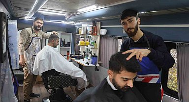 İlk kez görenleri şaşırtan mobil berber, bir 'Alo' ile müşterilerinin ayağına giderek VİP hizmet veriyor