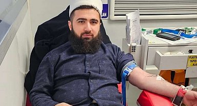 İmam, cemaatiyle kan bağışında bulundu