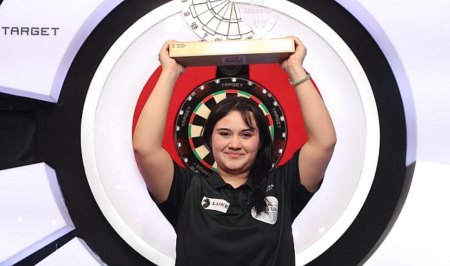 İngiltere'de fırtına gibi esen Denizlili Zehra dünya şampiyonu oldu