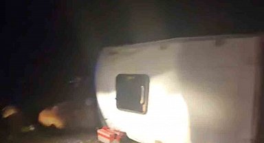 İnşaat işçilerini taşıyan minibüs devrildi: 16 yaralı