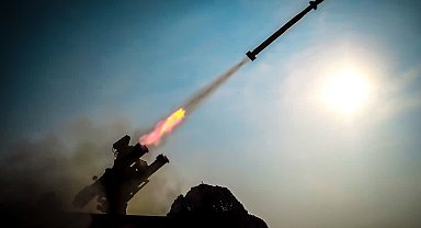 İran'dan Umman Denizi'nde füze atışı