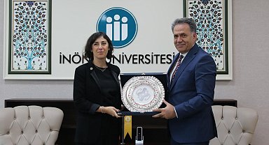 İsmet İnönü'nün torunu Zeynep Bilgehan'dan Rektör Akpolat'a ziyaret