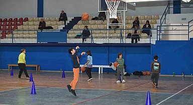 İsmet Selekler Spor Kompleksi'nde kurslar başladı