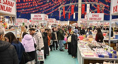 Isparta'da 10 günlük kitap şöleni sona erdi