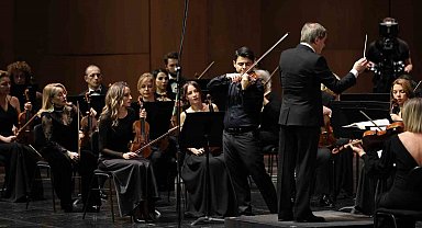 İstanbul Devlet Senfoni Orkestrası Aralık ayının ilk konserinde keman virtüözü Robert Lakatos'u ağırladı